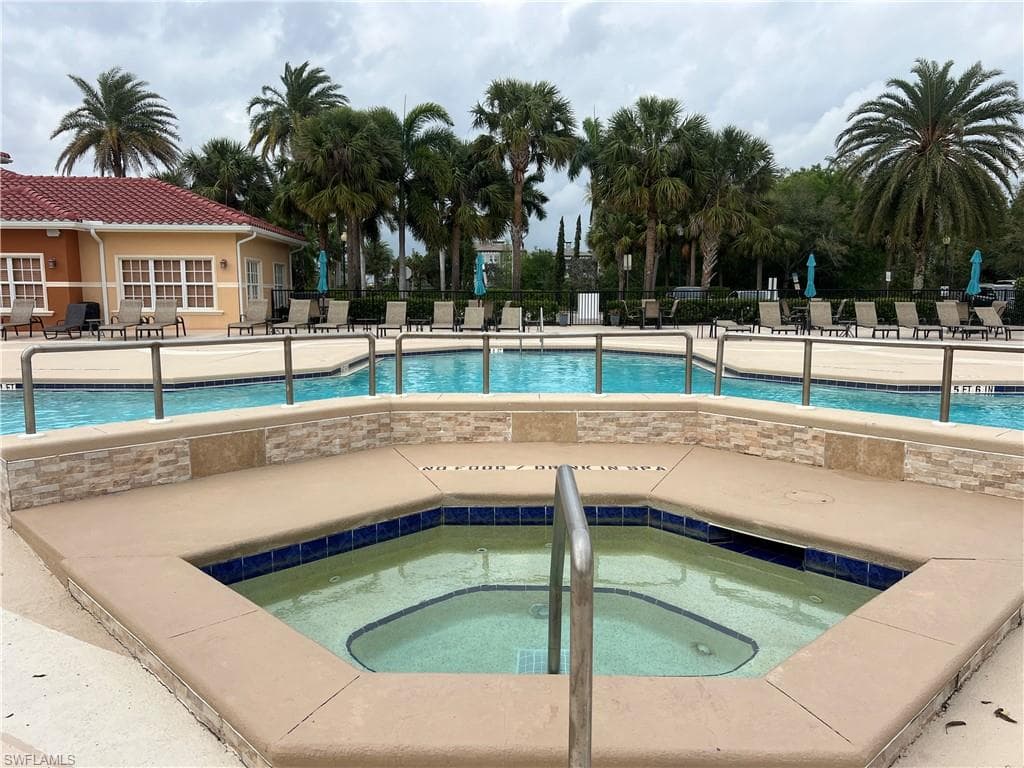 10300 Via Colomba Cir, Fort Myers, FL 33966-38