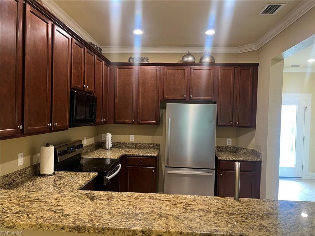 10300 Via Colomba Cir, Fort Myers, FL 33966-6