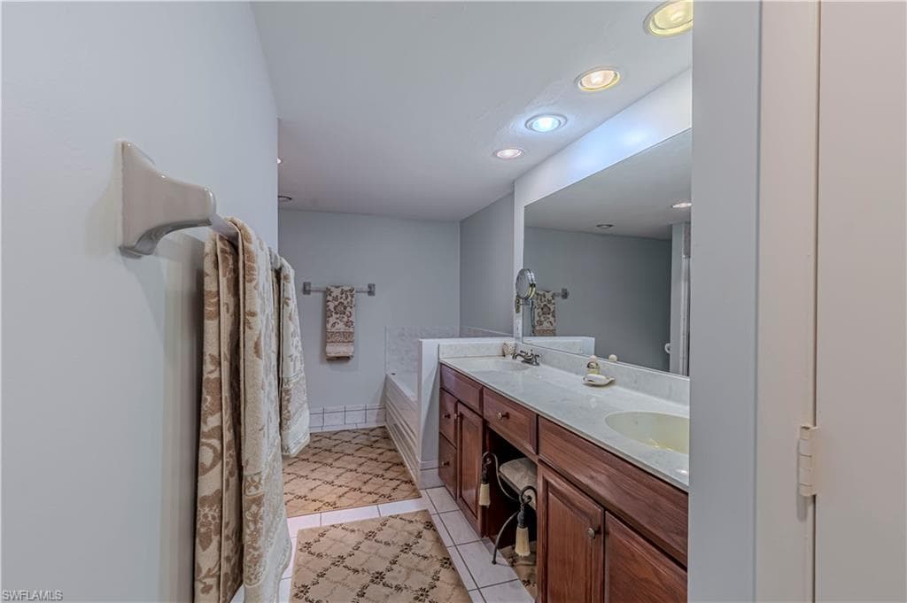 15 Bluebill Ave 803, Naples, FL 34108-18