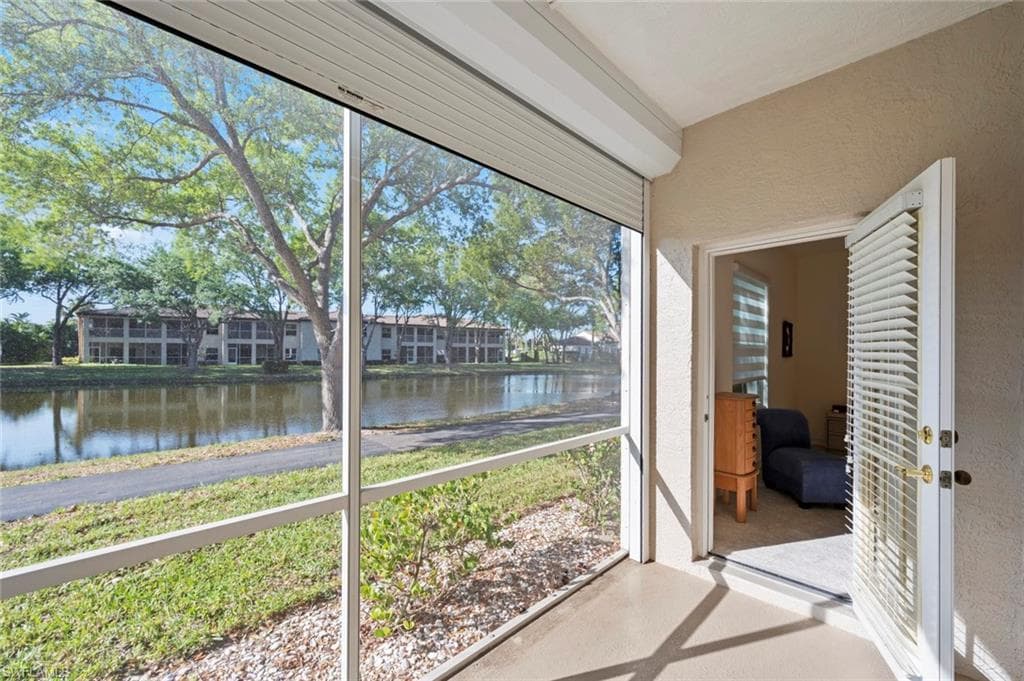 500 Diamond Cir 503, Naples, FL 34110-9