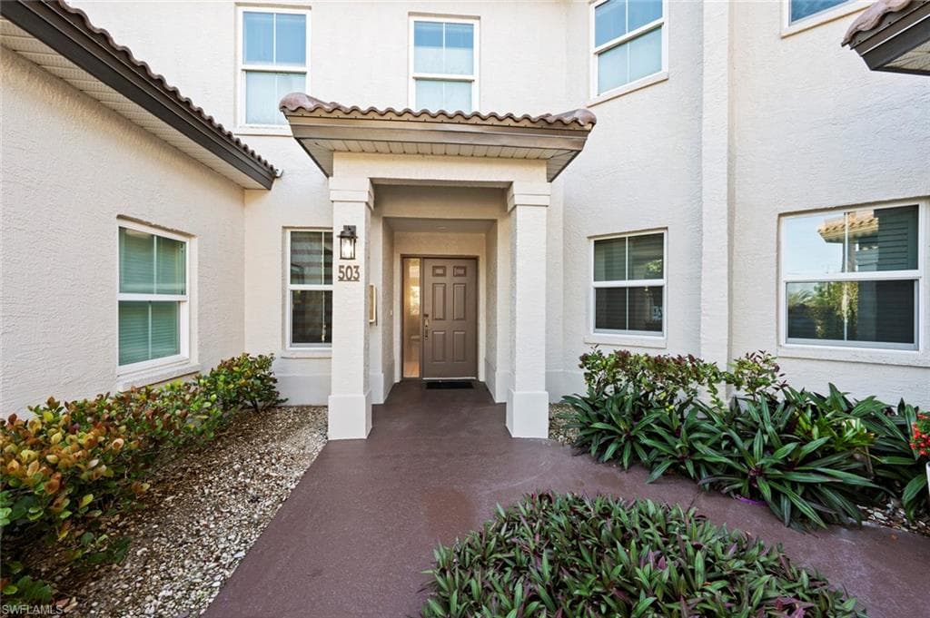 500 Diamond Cir 503, Naples, FL 34110-2
