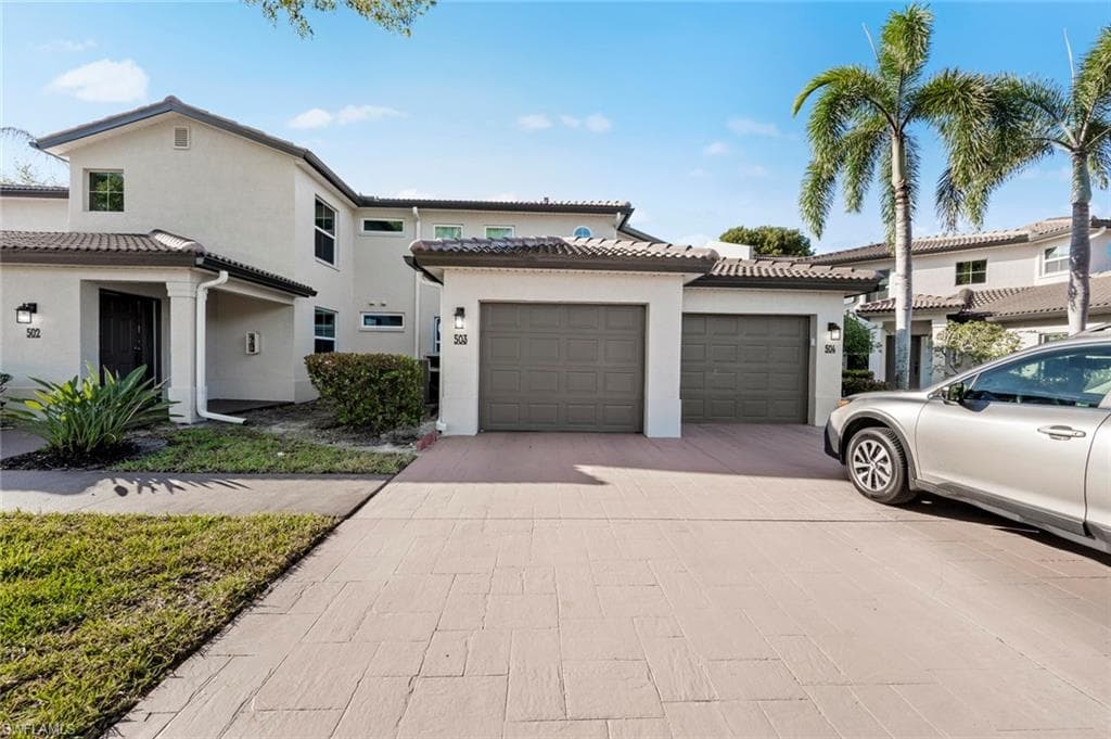 500 Diamond Cir 503, Naples, FL 34110-29