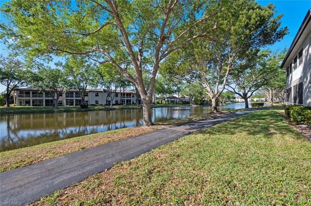 500 Diamond Cir 503, Naples, FL 34110-5