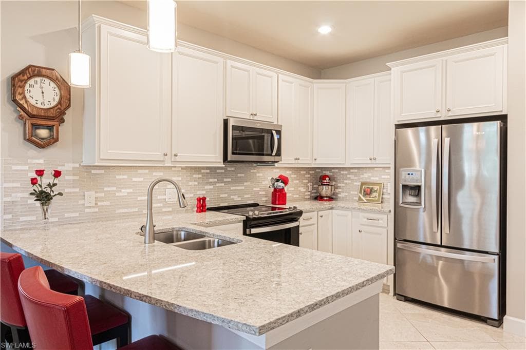 7658 Jacaranda Ln, Naples, FL 34114-12