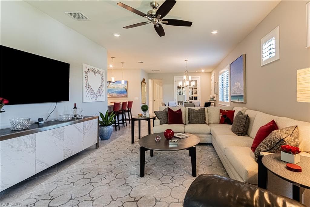 7658 Jacaranda Ln, Naples, FL 34114-17