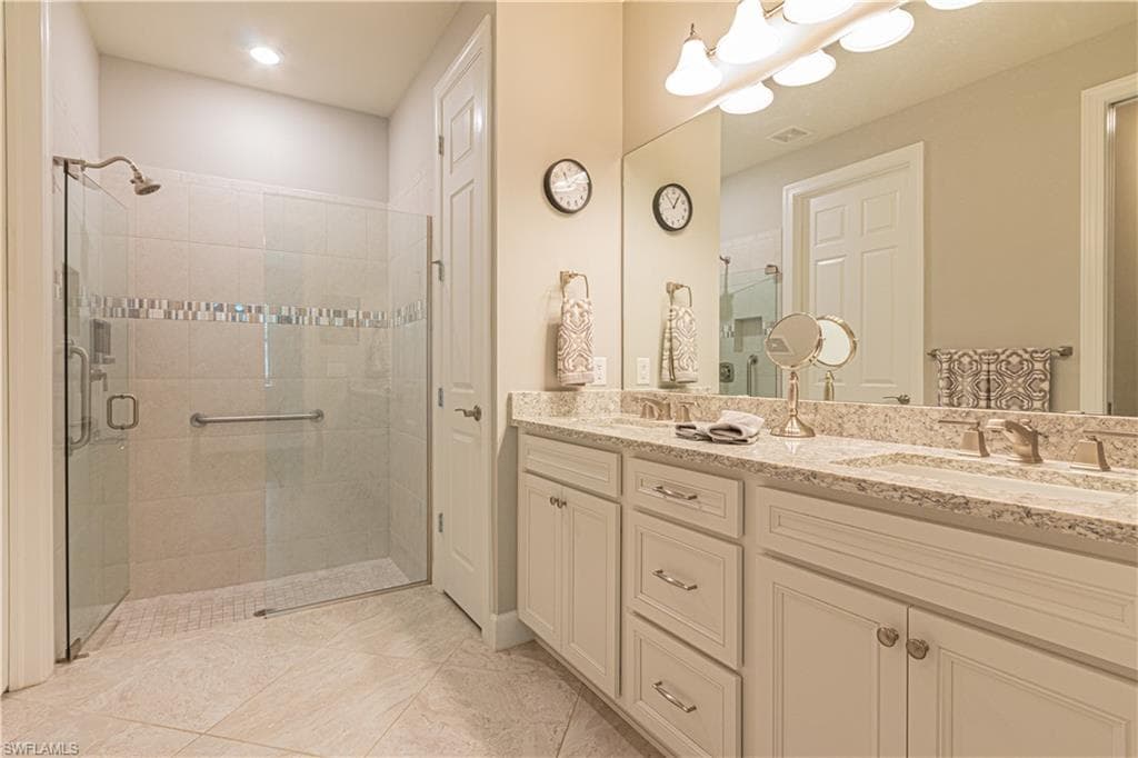 7658 Jacaranda Ln, Naples, FL 34114-23