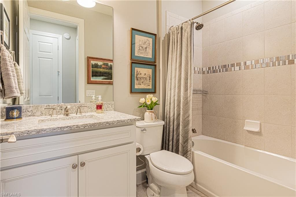 7658 Jacaranda Ln, Naples, FL 34114-28