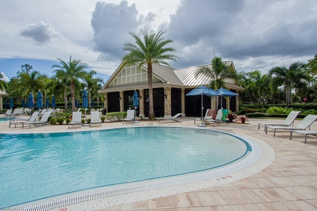 7658 Jacaranda Ln, Naples, FL 34114-41