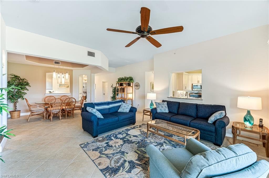 8069 Players Cove Dr 101, Naples, FL 34113-9