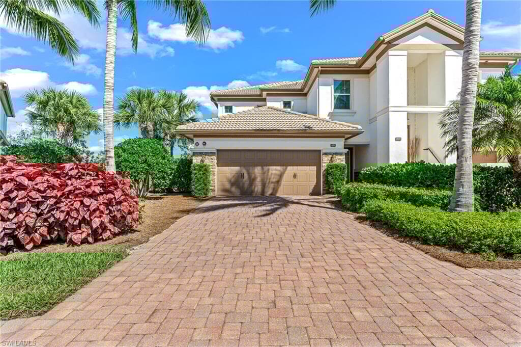 8069 Players Cove Dr 101, Naples, FL 34113-1