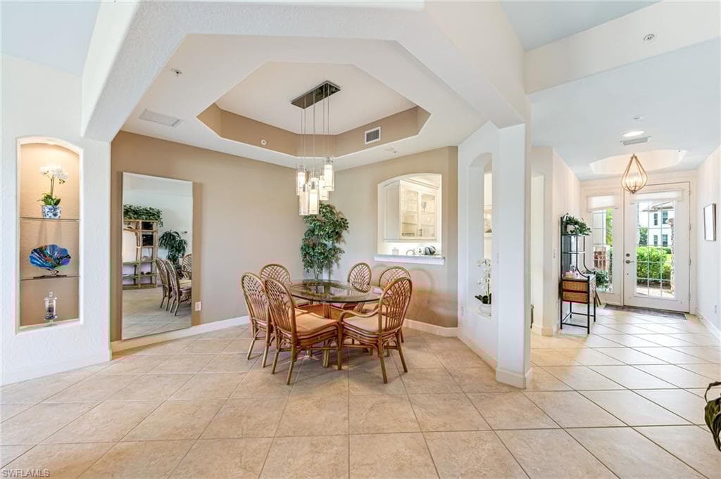 8069 Players Cove Dr 101, Naples, FL 34113-5