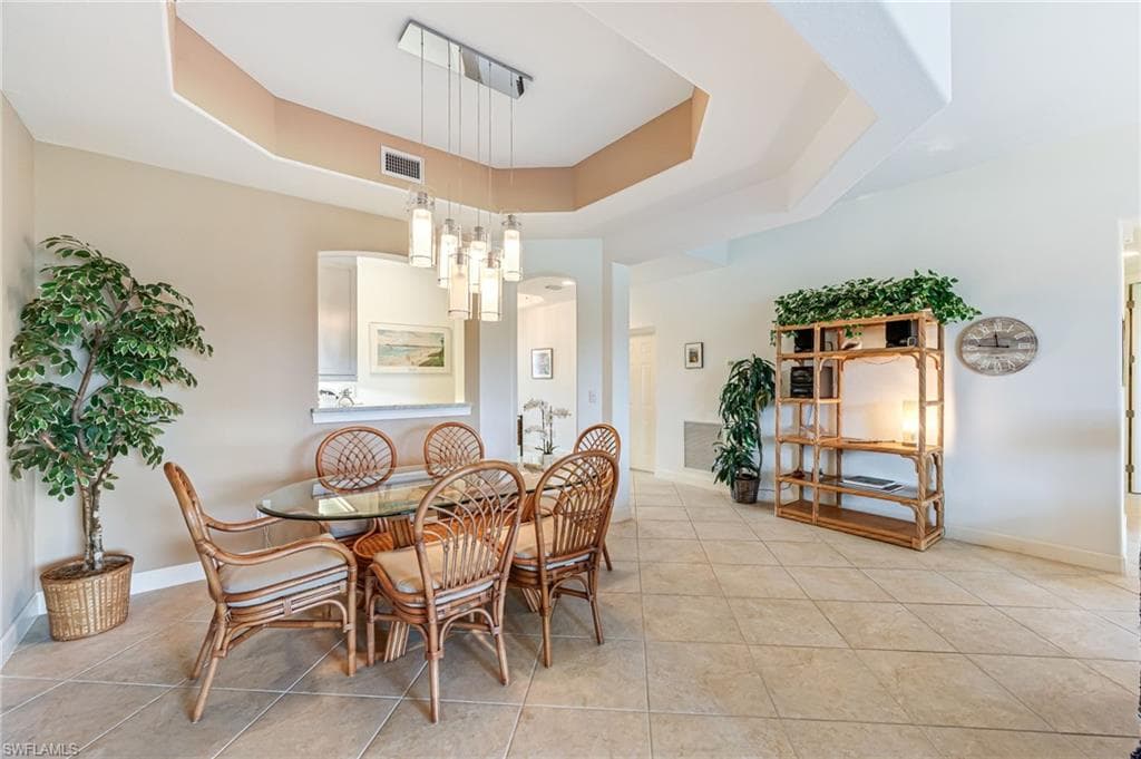 8069 Players Cove Dr 101, Naples, FL 34113-6