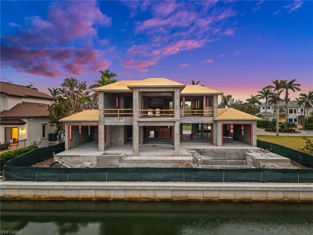1990 7th St S, Naples, FL 34102-4
