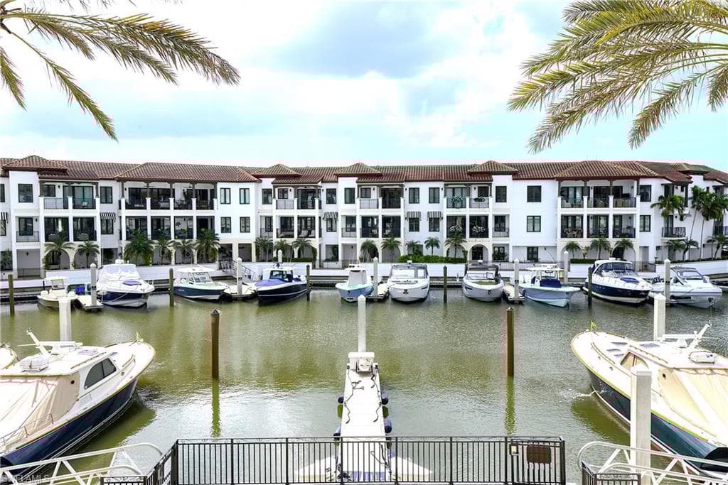 1530 5th Ave S 208c, Naples, FL 34102-18