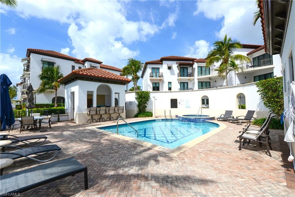 1530 5th Ave S 208c, Naples, FL 34102-21