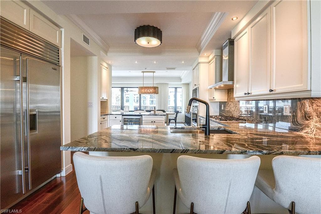 1530 5th Ave S 208c, Naples, FL 34102-4