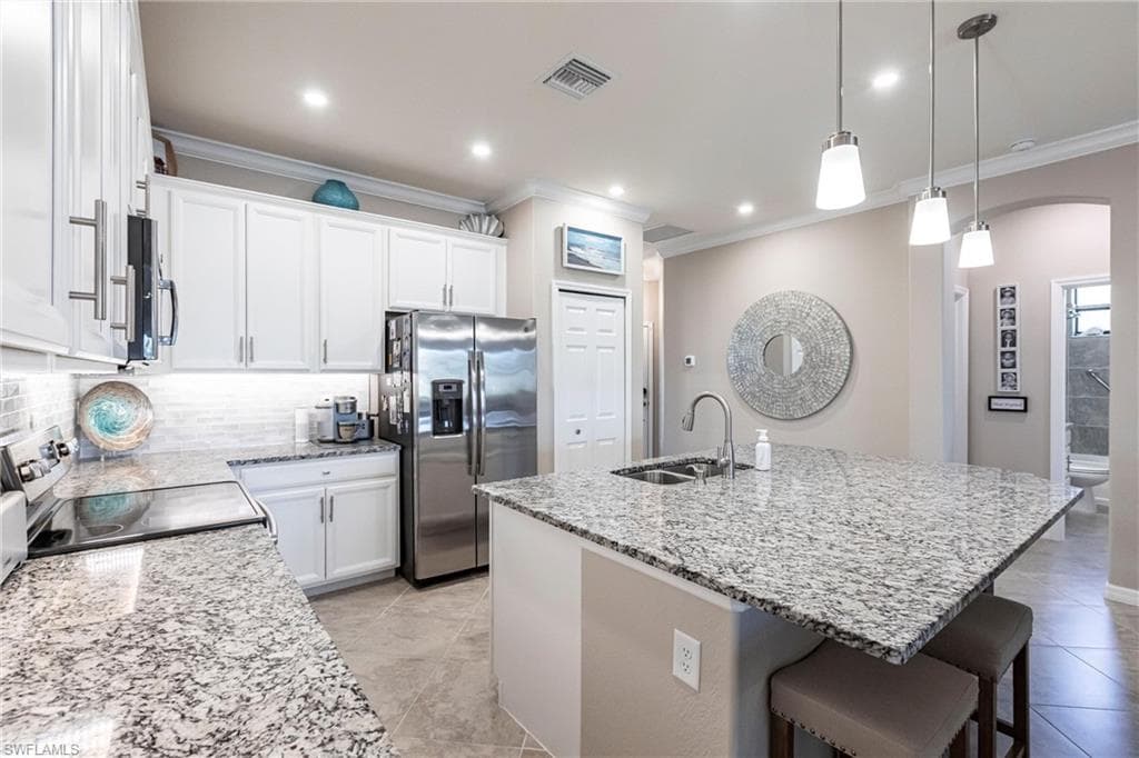 9109 Glenforest Dr, Naples, FL 34120-11
