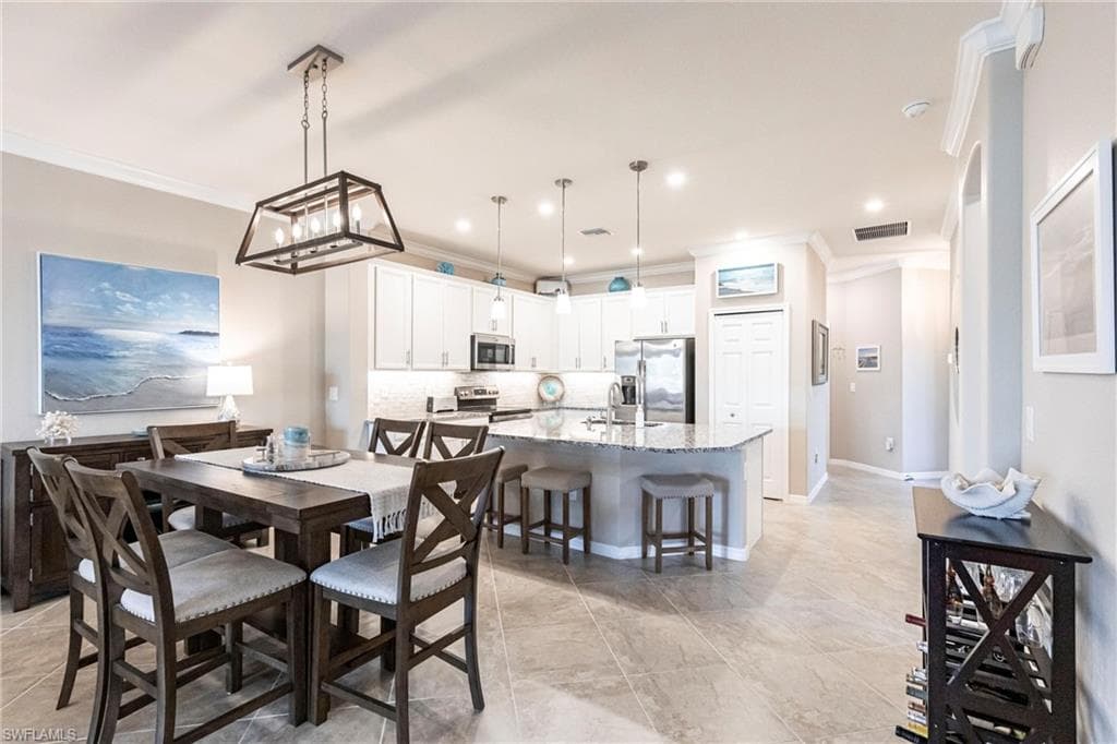 9109 Glenforest Dr, Naples, FL 34120-13