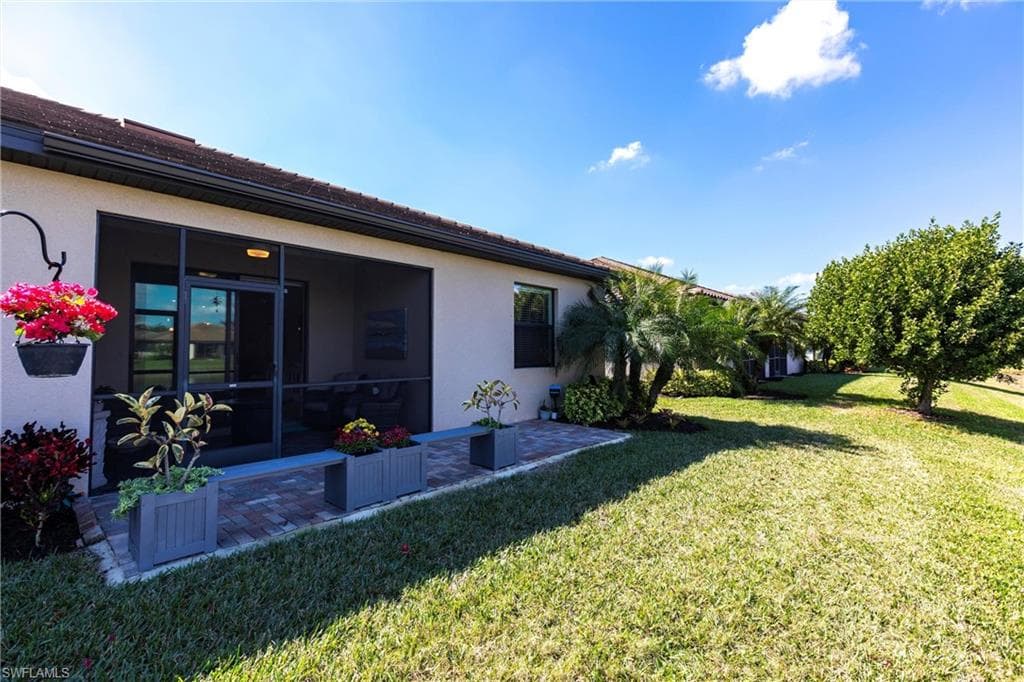 9109 Glenforest Dr, Naples, FL 34120-32