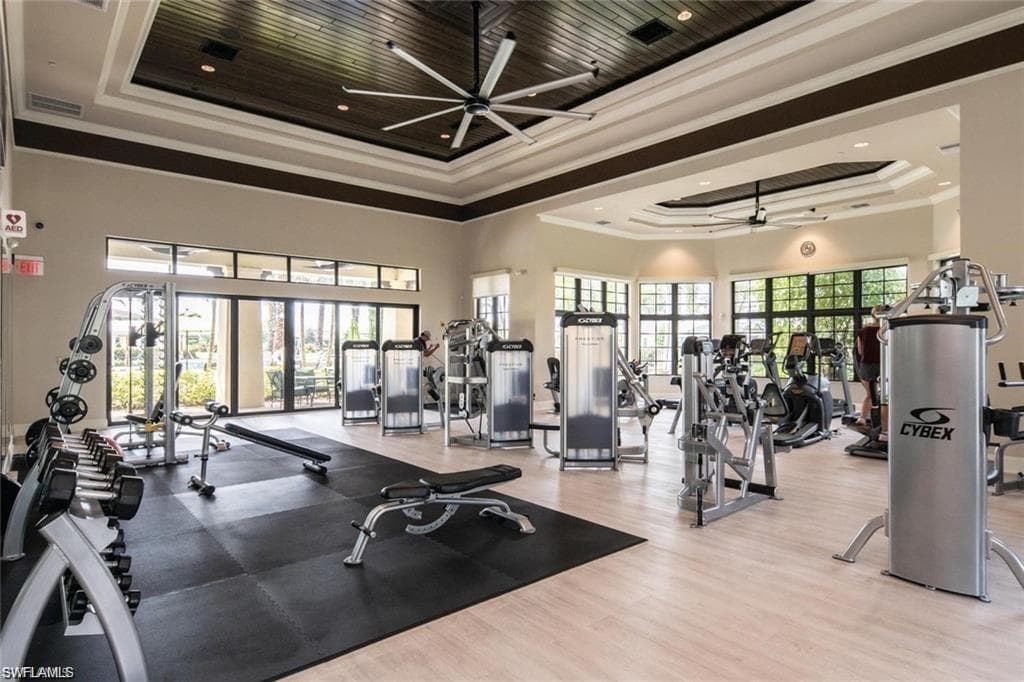 9109 Glenforest Dr, Naples, FL 34120-44