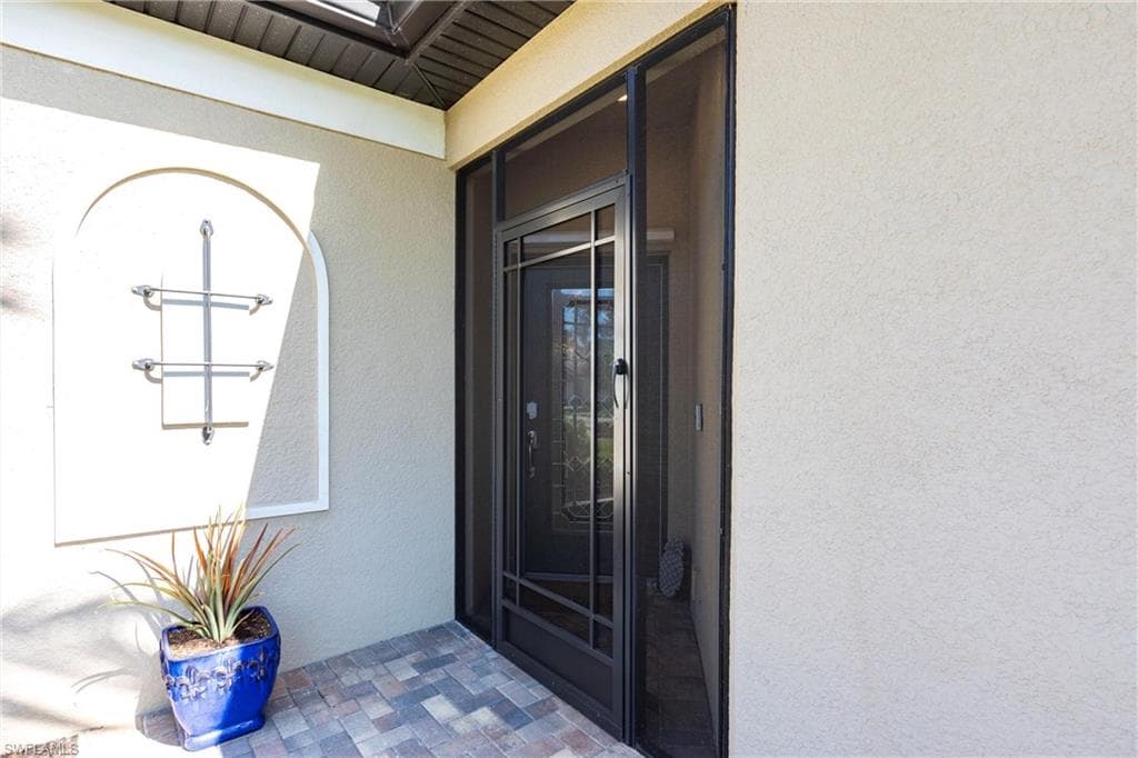 9109 Glenforest Dr, Naples, FL 34120-5