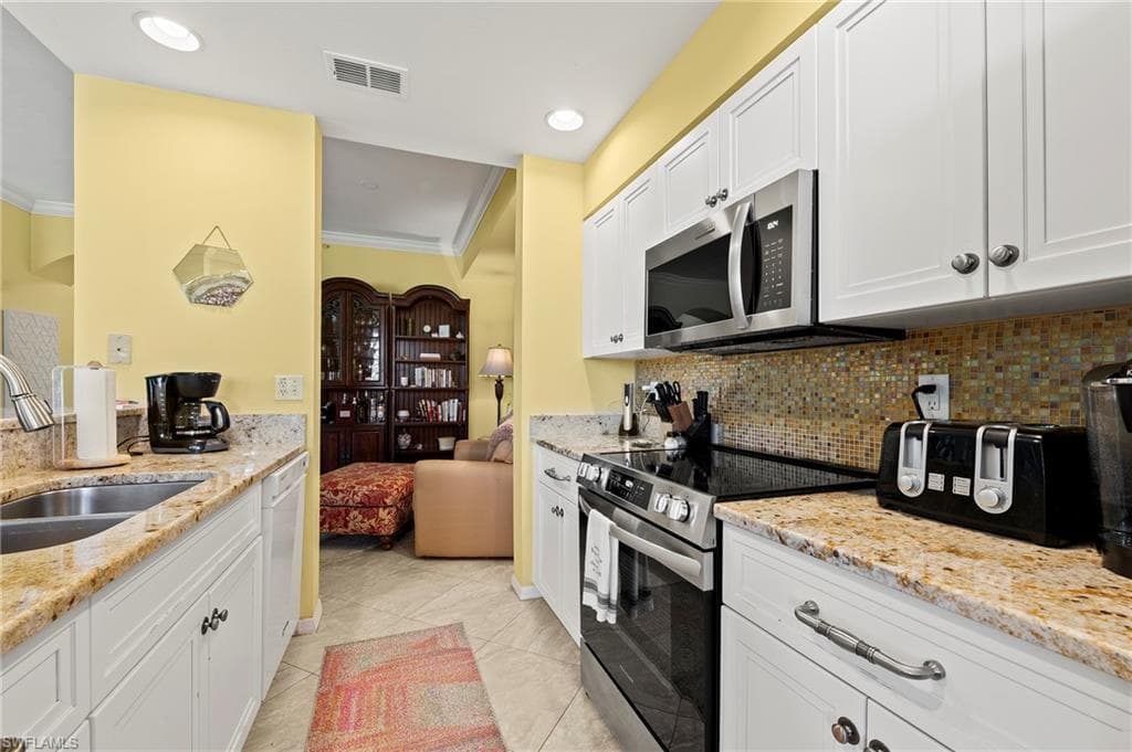 9450 Highland Woods Blvd 6207, Bonita Springs, FL 34135-8