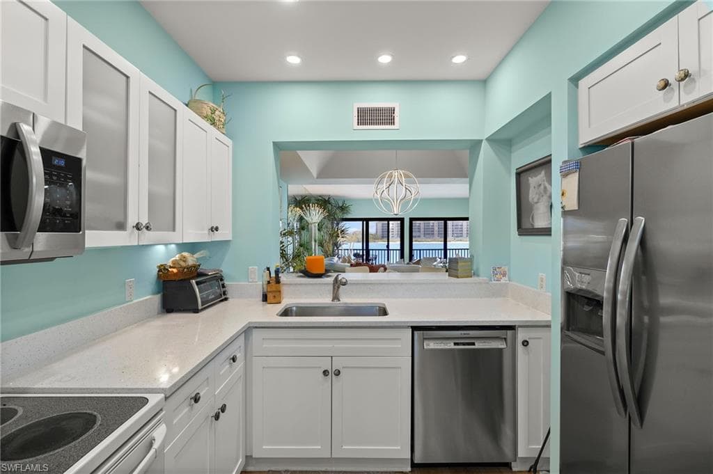 421 La Peninsula Blvd 421, Naples, FL 34113-9