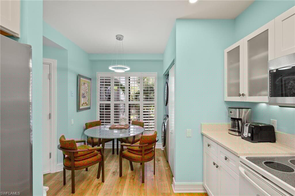 421 La Peninsula Blvd 421, Naples, FL 34113-10