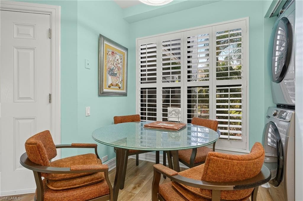 421 La Peninsula Blvd 421, Naples, FL 34113-11