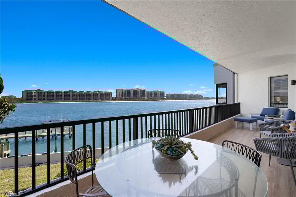 421 La Peninsula Blvd 421, Naples, FL 34113-25