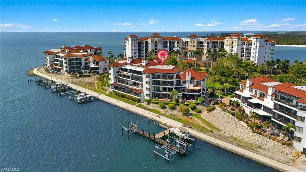 421 La Peninsula Blvd 421, Naples, FL 34113-28