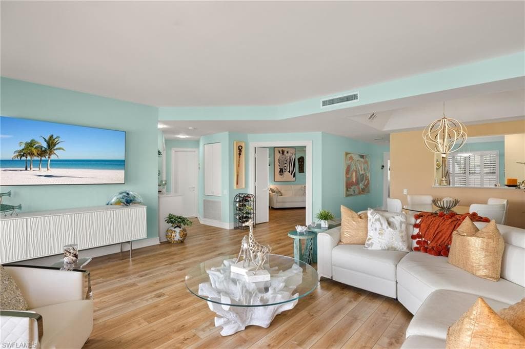 421 La Peninsula Blvd 421, Naples, FL 34113-3