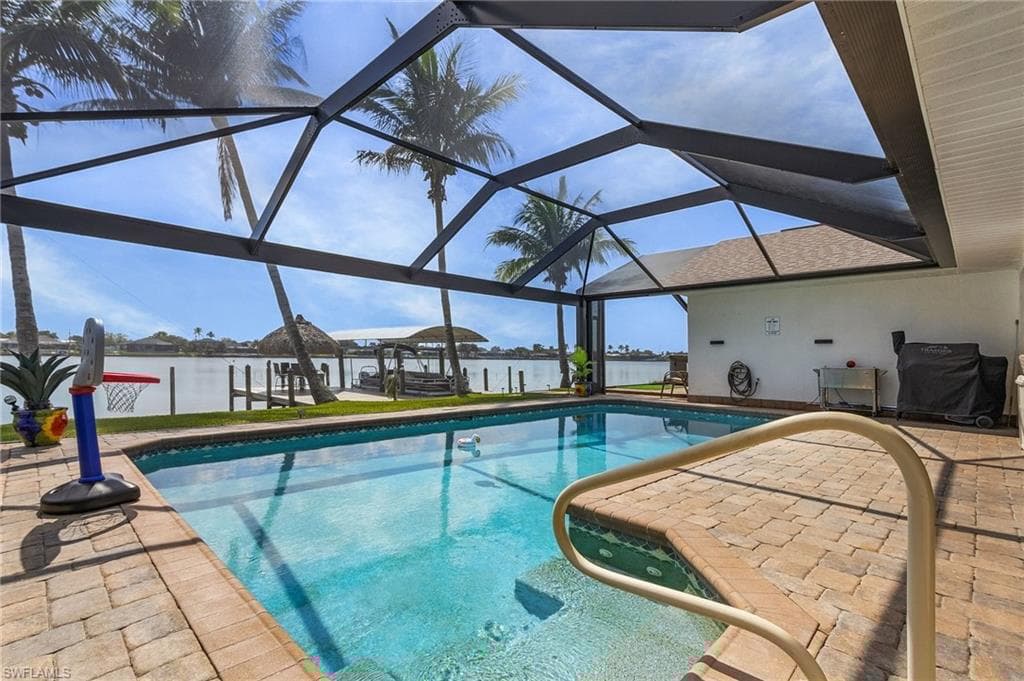 408 5th St, Cape Coral, FL 33990-23