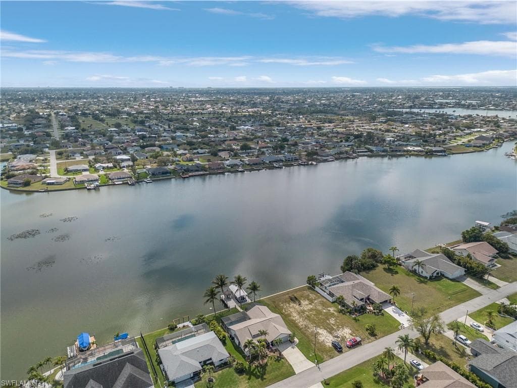 408 5th St, Cape Coral, FL 33990-31