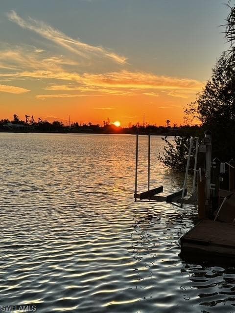 408 5th St, Cape Coral, FL 33990-35