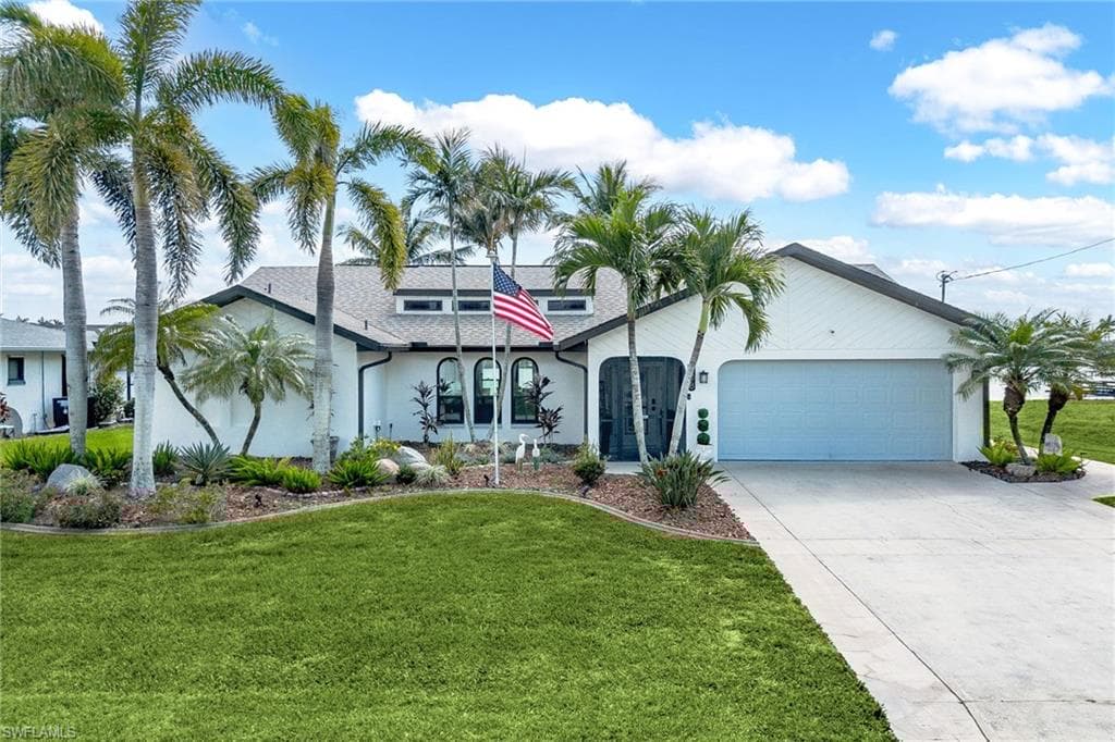 408 5th St, Cape Coral, FL 33990-3