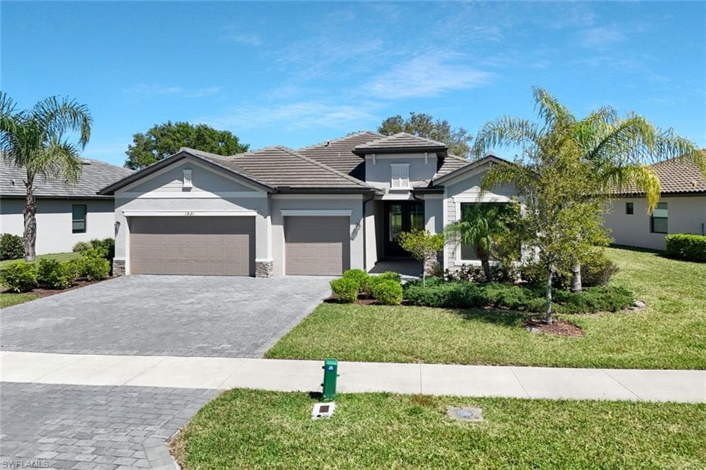 1821 Lema Ct, Naples, FL 34120-28