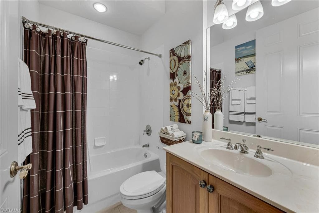 9243 Tesoro Ln 103, Naples, FL 34114-14
