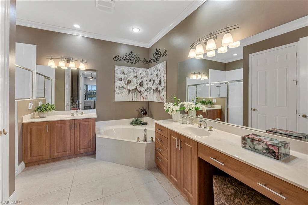 9243 Tesoro Ln 103, Naples, FL 34114-18