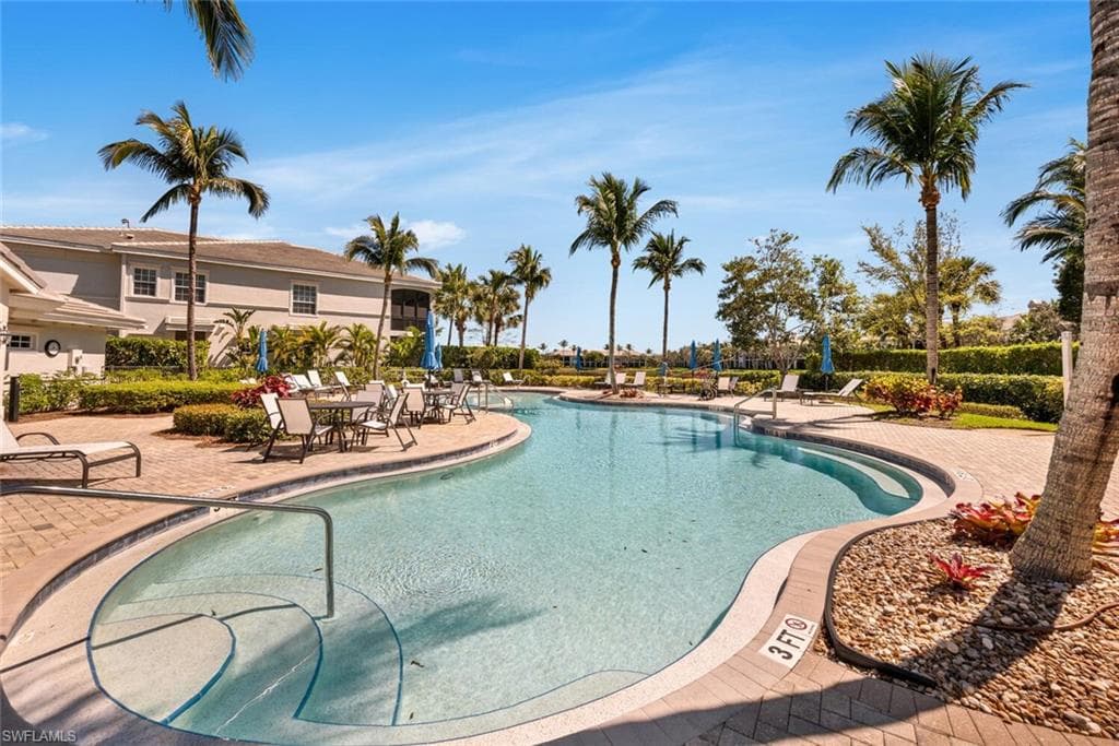 9243 Tesoro Ln 103, Naples, FL 34114-20