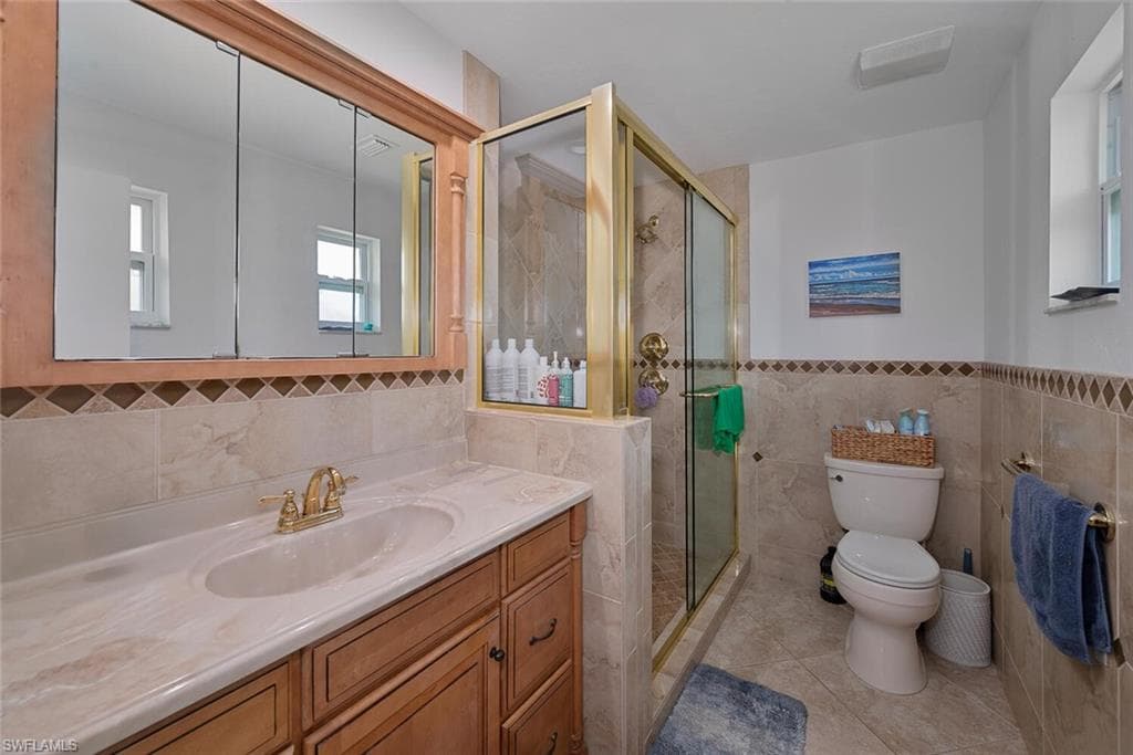 4440 Beechwood Lake Dr, Naples, FL 34112-12