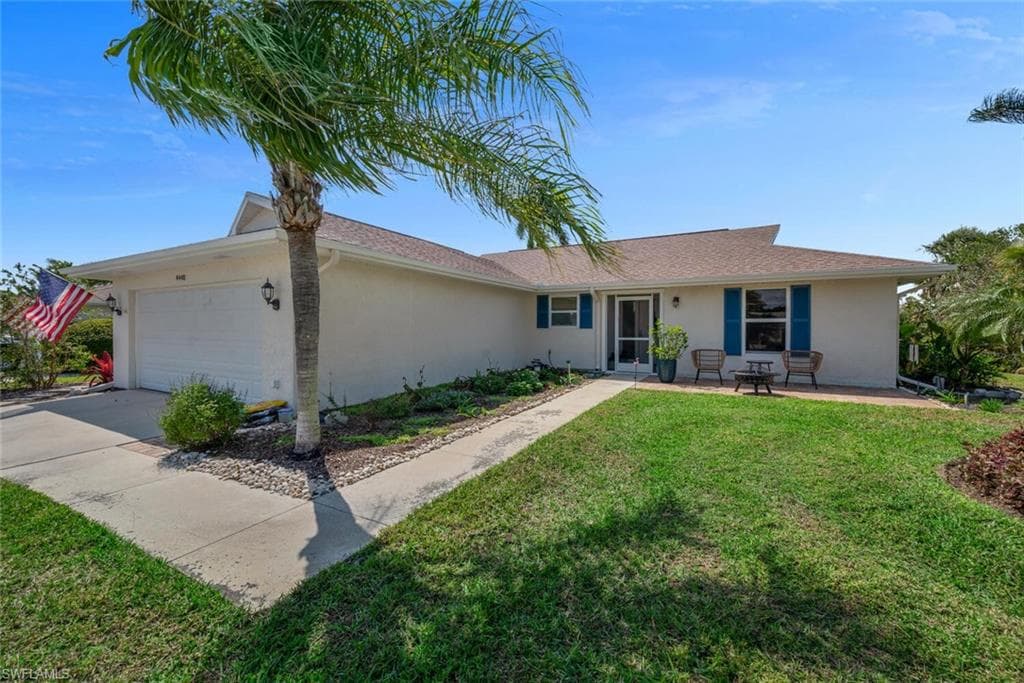4440 Beechwood Lake Dr, Naples, FL 34112-2