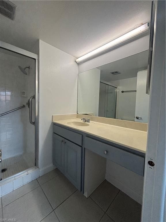 225 Turtle Lake Ct 210, Naples, FL 34105-13