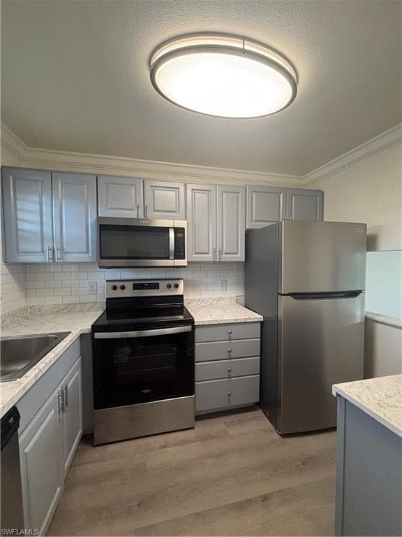 225 Turtle Lake Ct 210, Naples, FL 34105-15