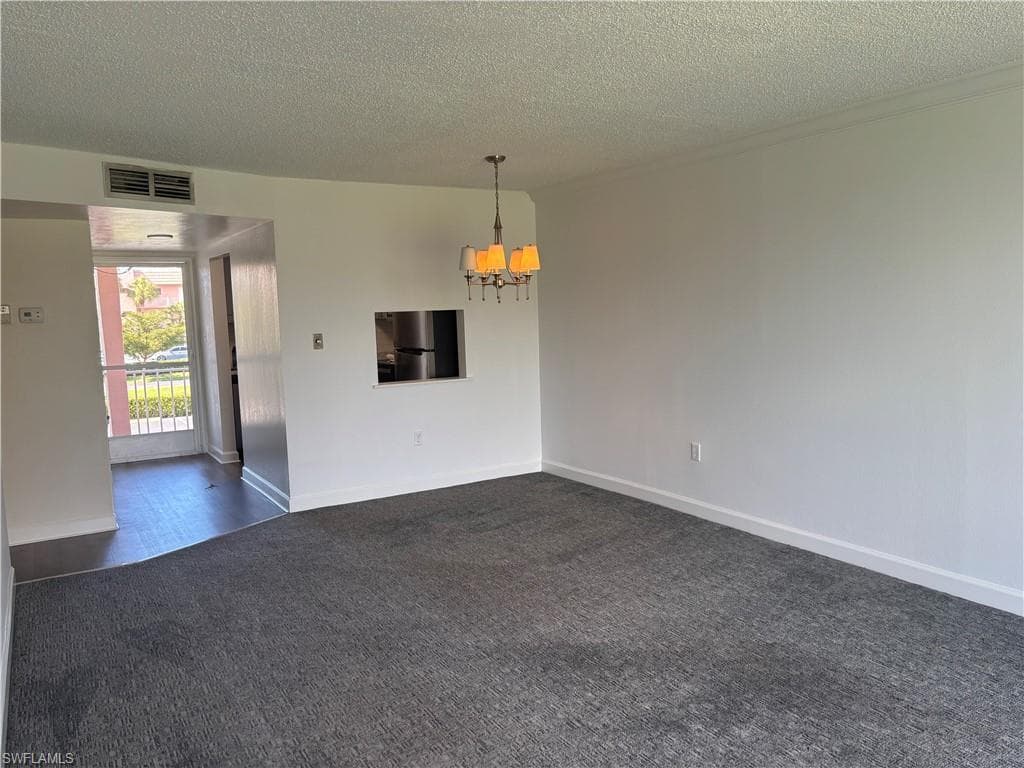 225 Turtle Lake Ct 210, Naples, FL 34105-8
