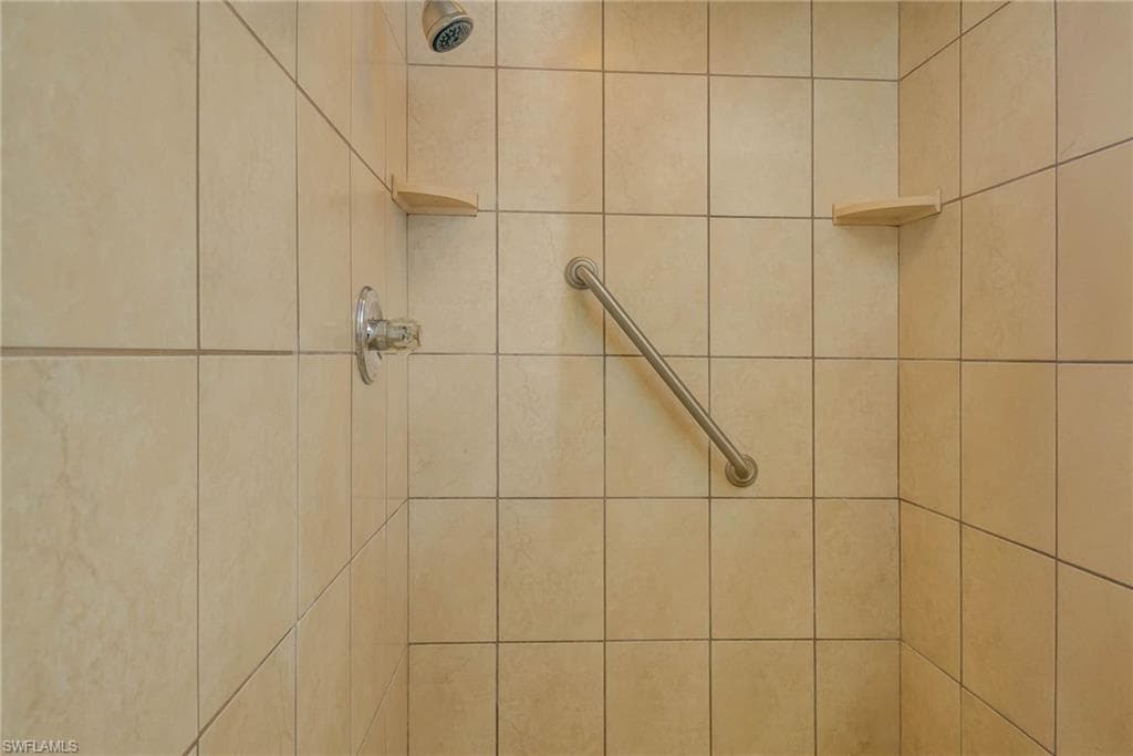 3030 Binnacle Dr 305, Naples, FL 34103-22