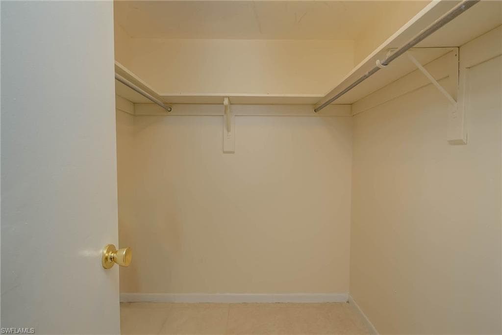 3030 Binnacle Dr 305, Naples, FL 34103-23