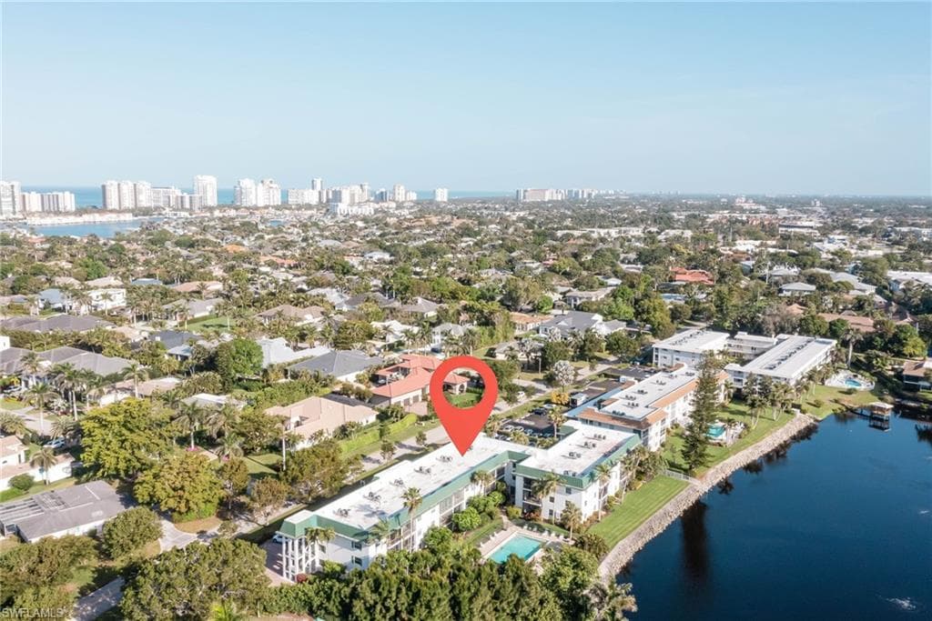 3030 Binnacle Dr 305, Naples, FL 34103-1
