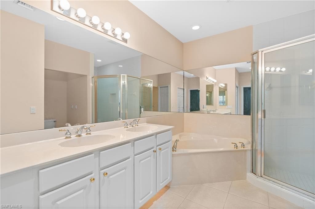 8395 Big Acorn Cir 1b, Naples, FL 34119-21