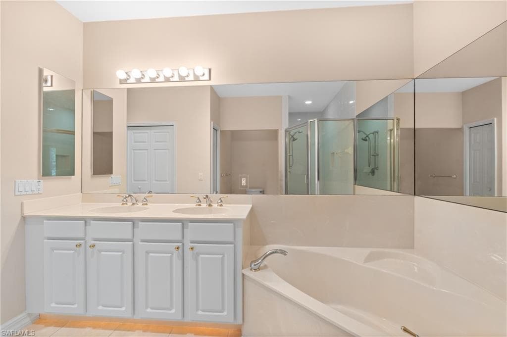 8395 Big Acorn Cir 1b, Naples, FL 34119-22